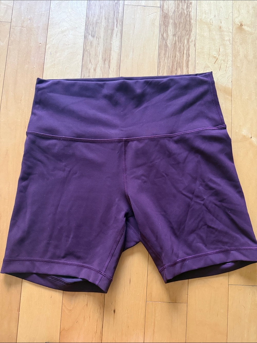 Lululemon bike shorts size 10
